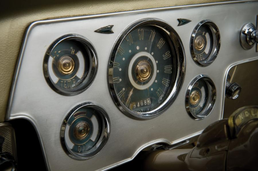  Packard Clipper Country Sedan 1957 года  (фото 10 из 37)